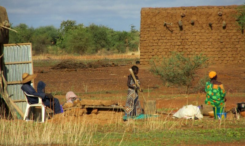 girl_working